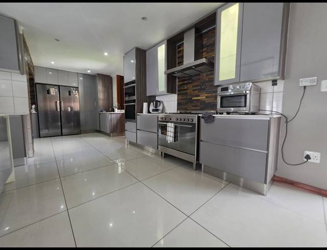 5 BEDROOM HOUSE FOR SALE IN VERWOERDPARK